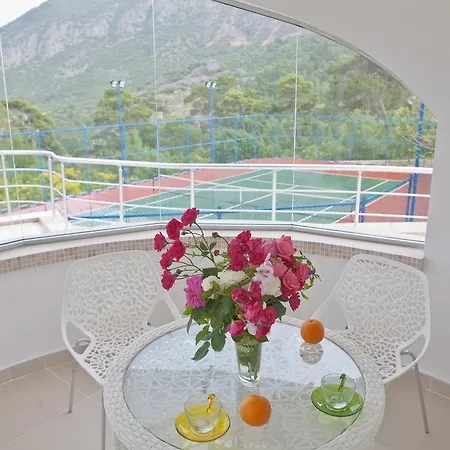 Villa Racket House *