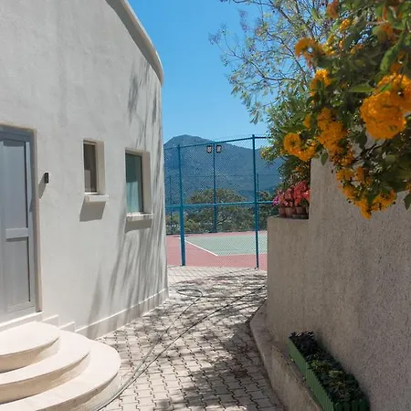 Villa Racket House *